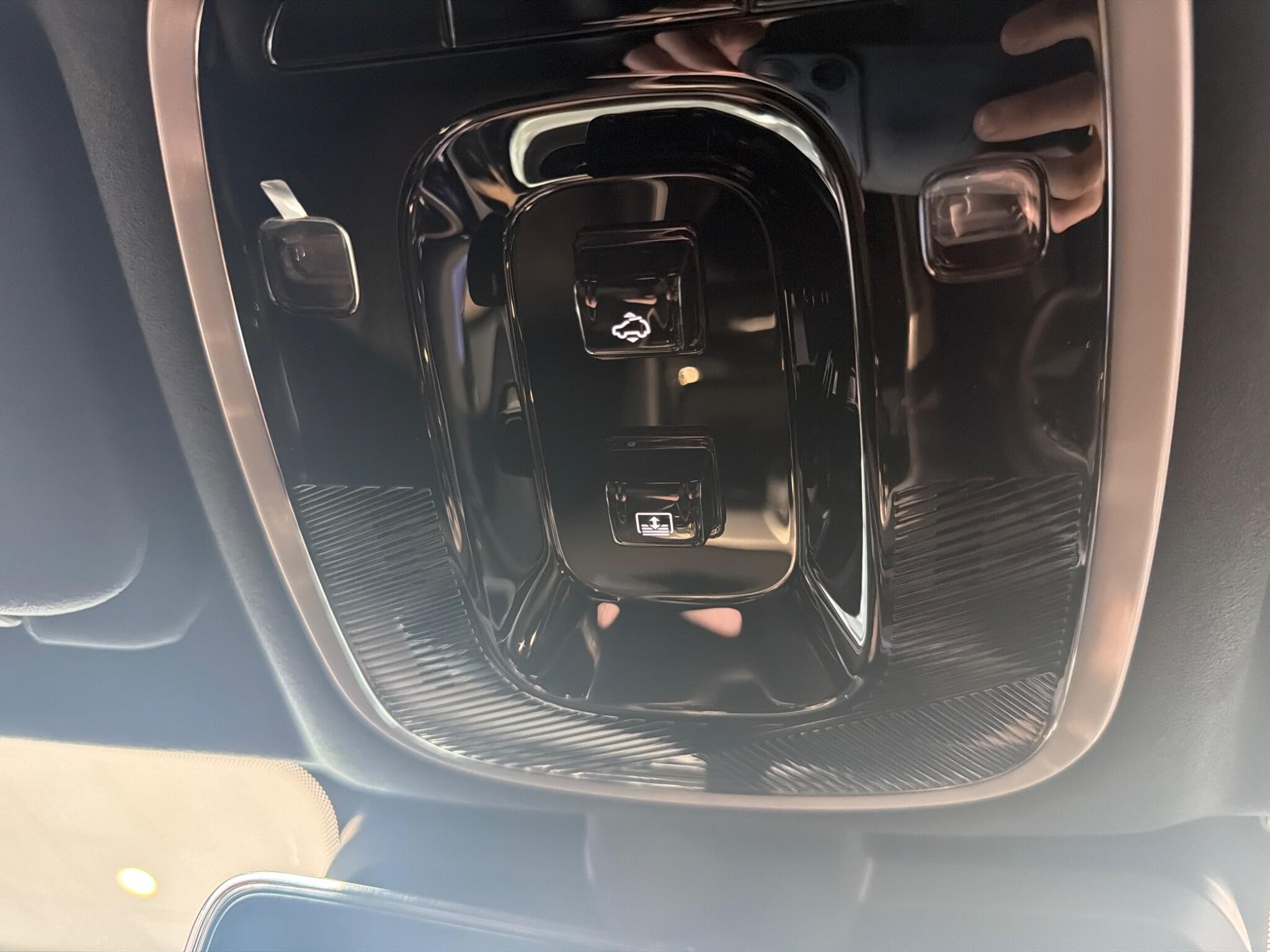 Large vehicle image